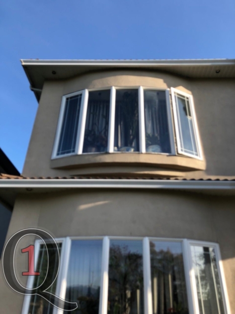 Vancouver gutter washing after